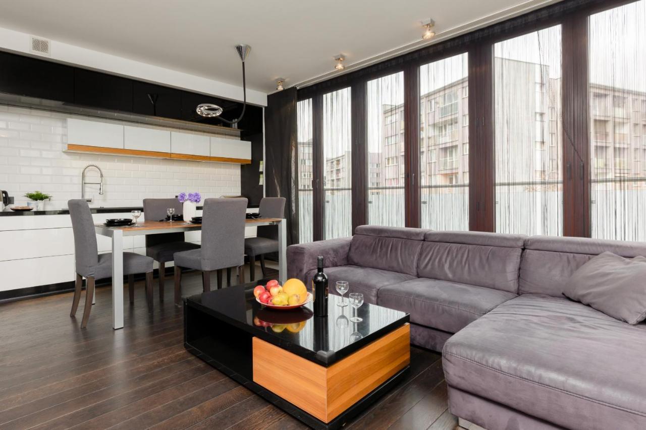 Warsaw Srodmiescie Riverside Three-Bedroom Apartment By Renters Kültér fotó